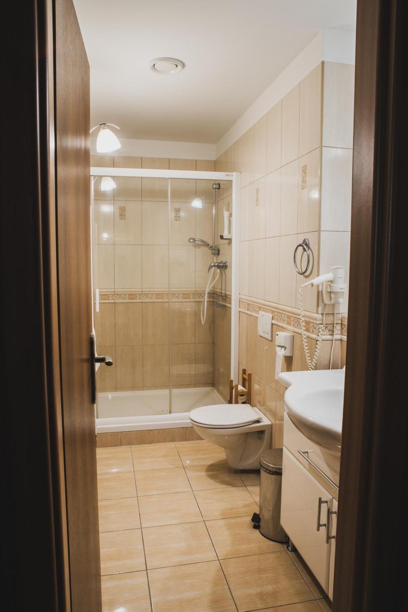 Hotel Lipa Бойнице Экстерьер фото
