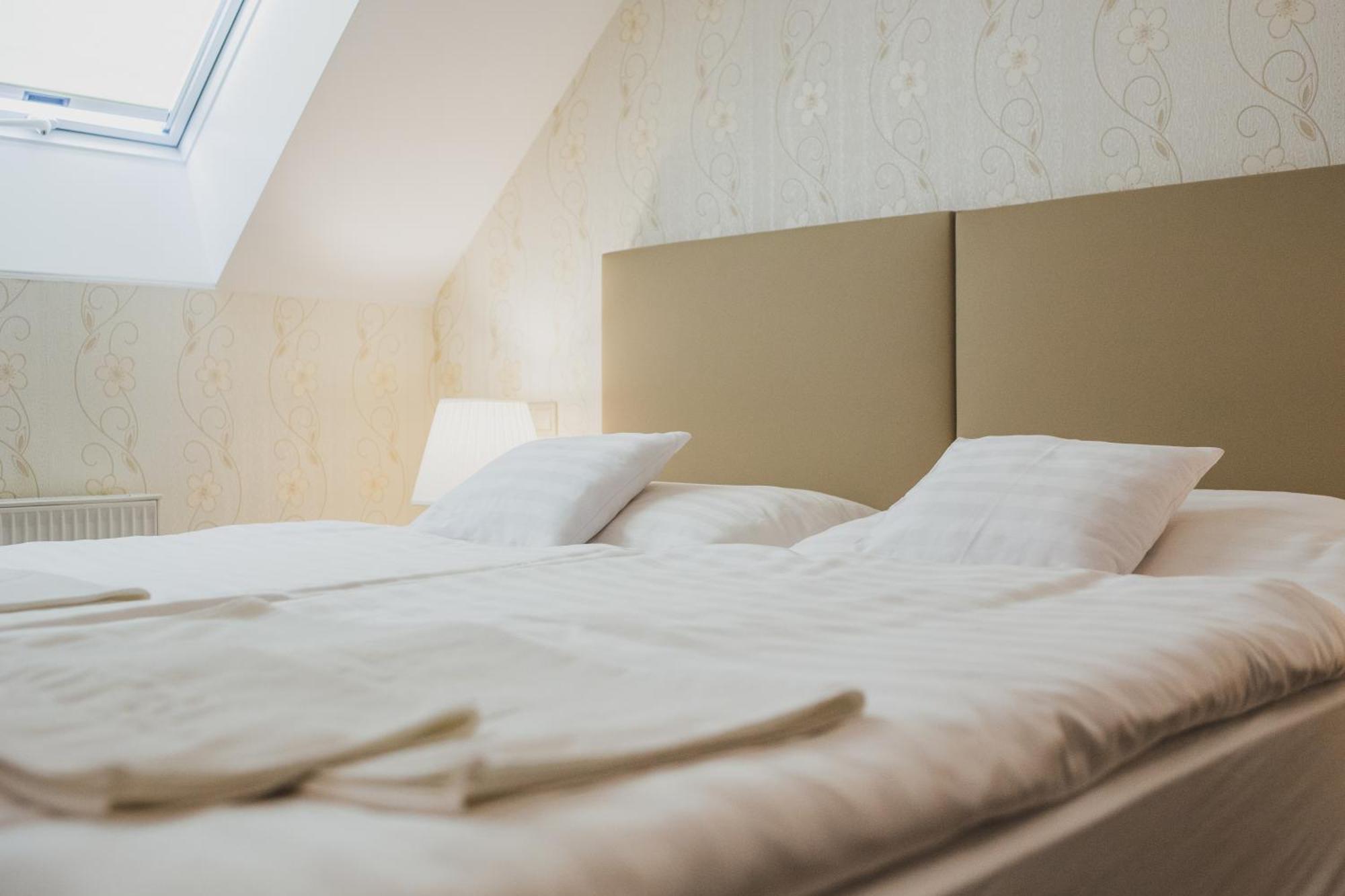Hotel Lipa Бойнице Экстерьер фото