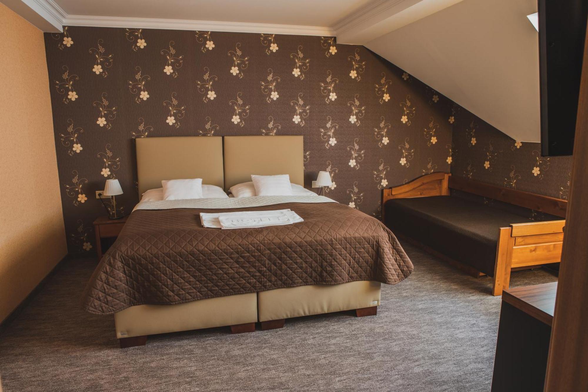 Hotel Lipa Бойнице Экстерьер фото